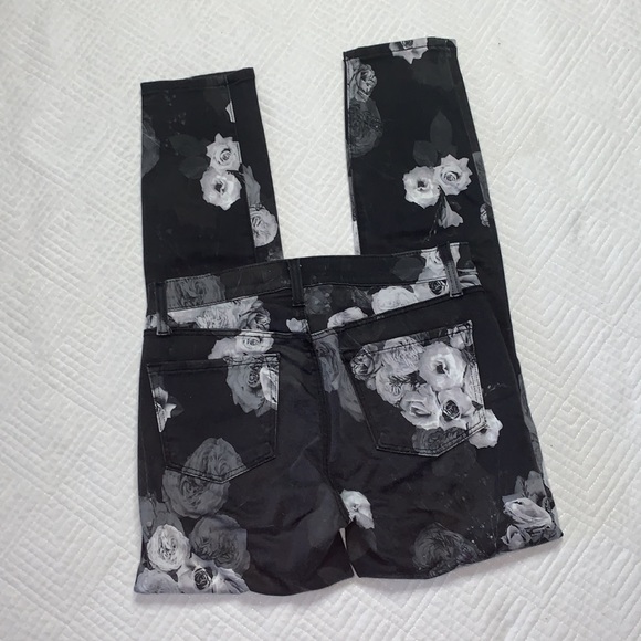 J Brand Mid Rise Cropped Skinny Jeans, Black with Gray & White Floral Design, 26 - Picture 5 of 16